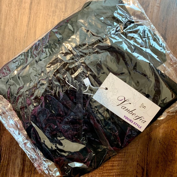 NWT VANBERFIA BLACK BLOUSE,S/M - Picture 6 of 6